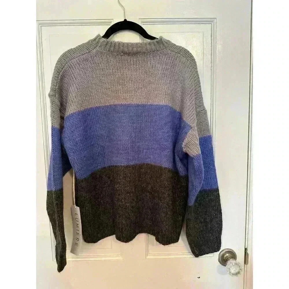 Urban Outfitters Lumiere Blue/Gray Crew Neck Colorblock Sweater size M NWT - Picture 5 of 5